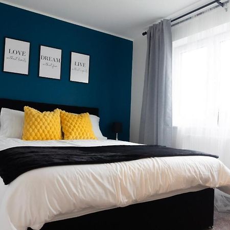 Stylish House With Private Parking Glasgow Exterior foto